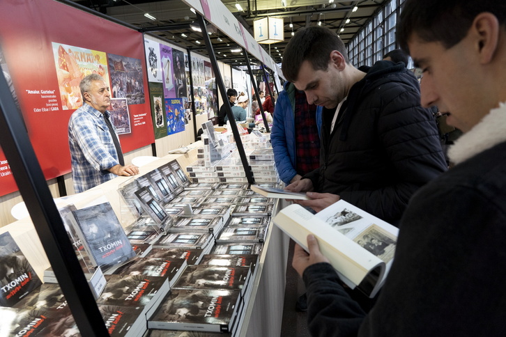 GARAko erakusmahaiaren irudia.