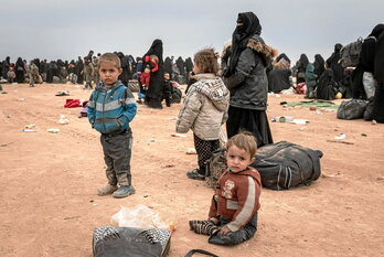 Umeak, Al-Holeko kanpamentuan.