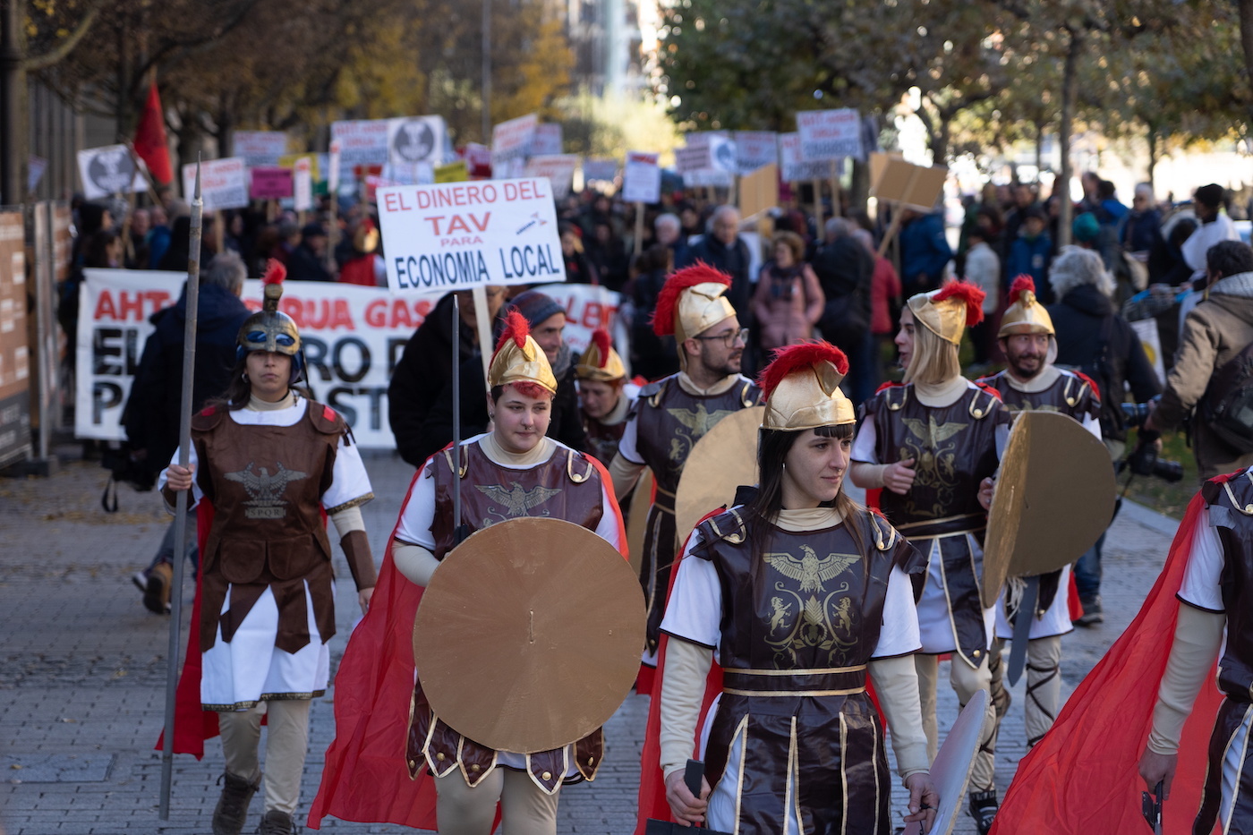 AHTaren aurkako manifestazioa, Iruñeko kaleetan zehar. (Jagoba MANTEROLA/FOKU)