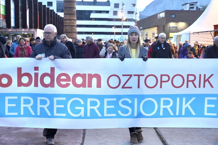 Joseba Azkarraga y Bego Atxa el pasado sábado en la manifestación celebrada en Durango.