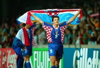 El delantero Davor Suker celebra el tercer puesto de Croacia en el Mundial de 1998.