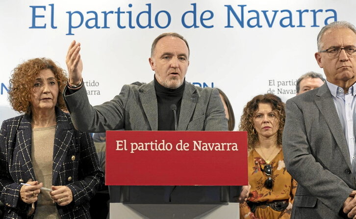 Esparza, anunciando que UPN se presentará en solitario a las próximas elecciones.