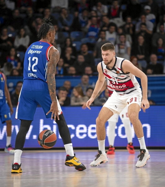 Giedraitis apareció providencial al final.