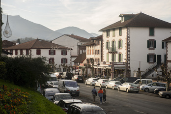 Des habitants de la vallée de Garazi se sont réunis en un collectif, Bide Berria, afin de faire avancer le dossier.