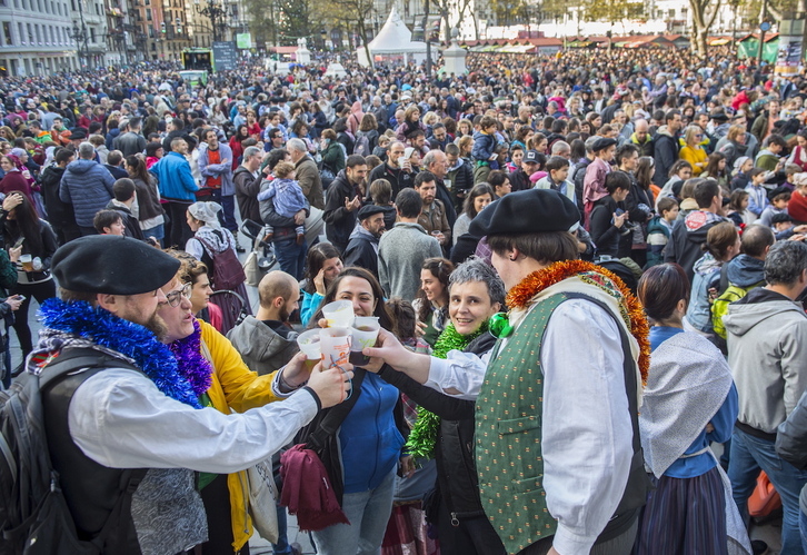 La feria de Santo Tomas regresa a Bilbo tras dos años de parón por la pandemia.