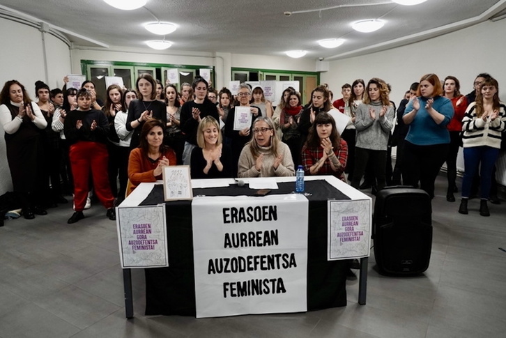 Prentsaurrekoa eman du Bilboko mugimendu feministak.