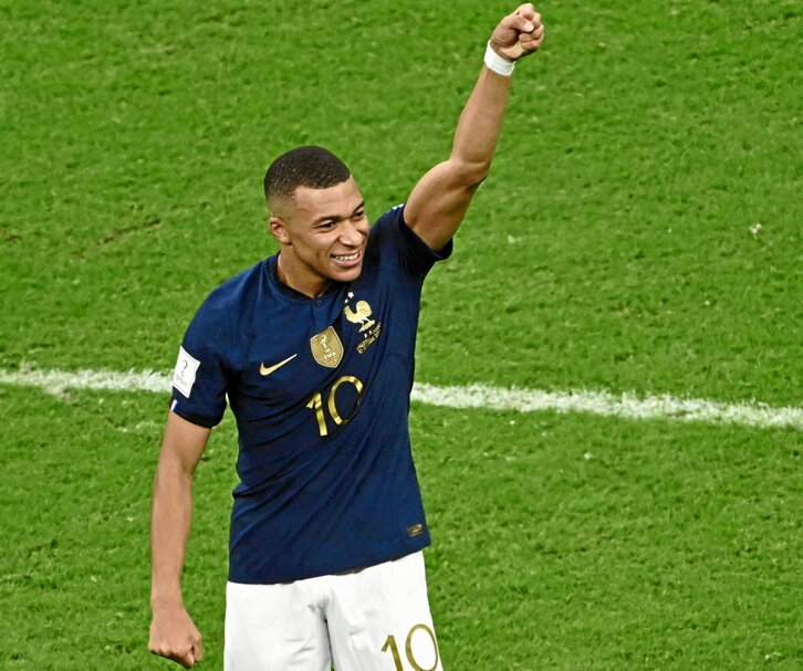 Mbappé celebra la victoria frente a Inglaterra.