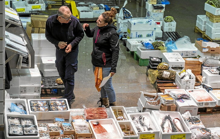 Mercabilbao Gabonetako kanpainari aurreegiteko prestatzen ari da, urteko unerik bizienetakoa eta frenetikoenetakoa arrain etaitsaski, fruta eta barazki pabiloietan.