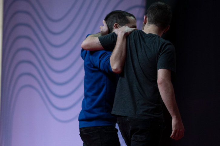 Bertsolarien elkar babesaren une bat Iruñeko finalean