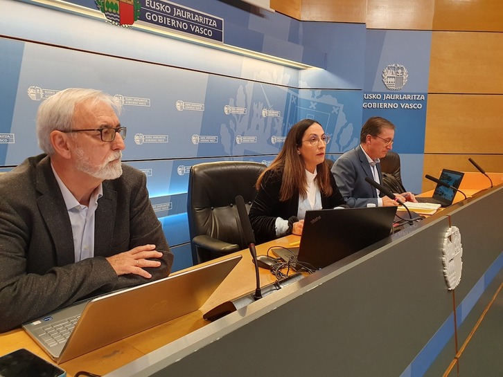 Begoña Pedrosa, viceconsejera de Educación, al presentar los baremos.