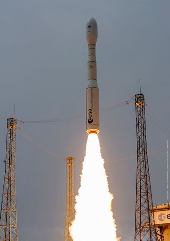 Imagen del primer lanzamiento de Vega C.