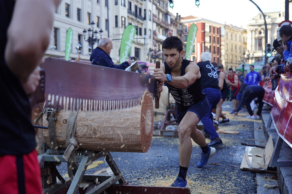 Exhibición de herri kirolak en Bilbo.