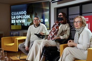 Hector Gacitua, Conchi de Agueda y Carolina Ramirez, en la presentación del libro.