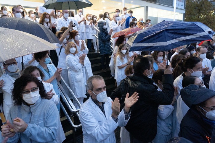 Las concentraciones diarias ante el Hospital se habían interrumpido, pero la situación vuelve a crisparse.