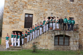 Abadiñon aurkeztu dute gaur Lapurdin jokatuko duen Euskadiko selekzioa.