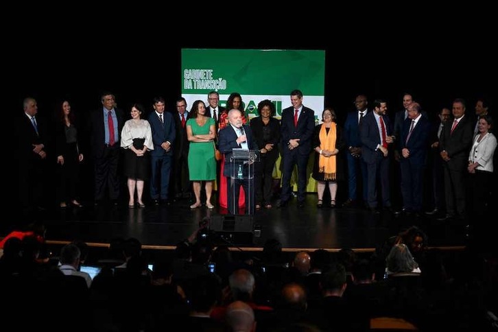 Lula durante la presentación de su gabinete