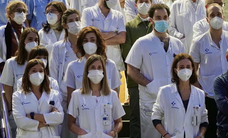 Donostia Ospitaleko zerbitzu-buru eta langileak, astelehen honetan berriz kalera.