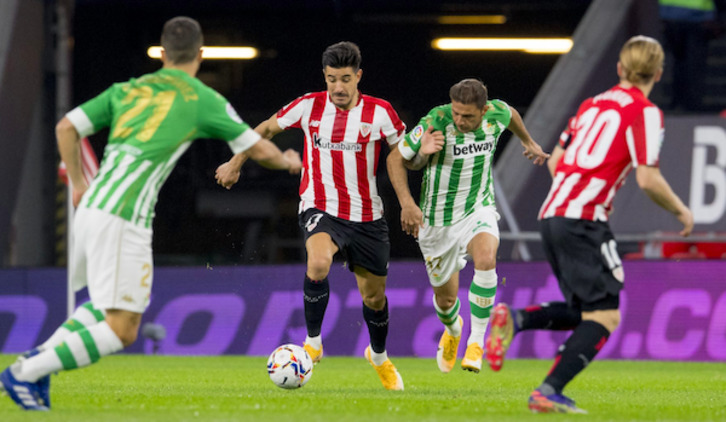 Joaquín en un partido con el Betis en San Mamés.