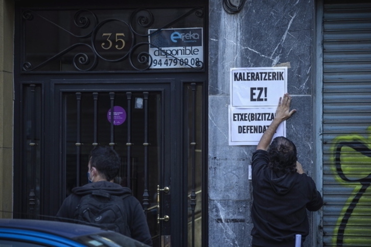 Movilización contra un desahucio en Bilbo.