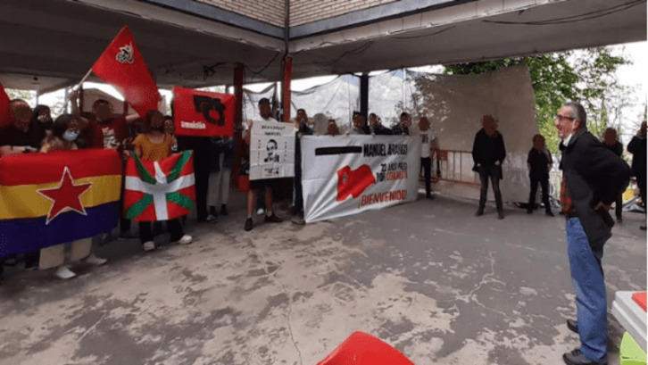 Recibimiento a Manuel Arango tras salir de la cárcel de Herrera de la Mancha en abril de 2021. 