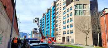 Se ha producido un desprendimiento de fachada en Barakaldo.