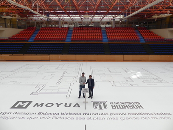 Gurutz Aginagalde Bidasoako presidentea eta Gorka Natxiondo Moyua Taldeko zuzendari nagusia.