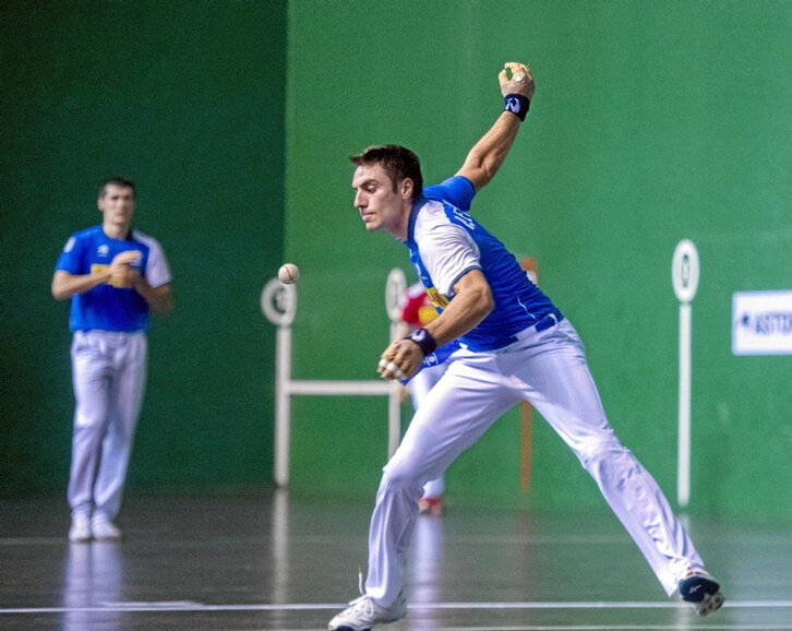 Peio Etxeberriak partida biribila jokatu zuen.