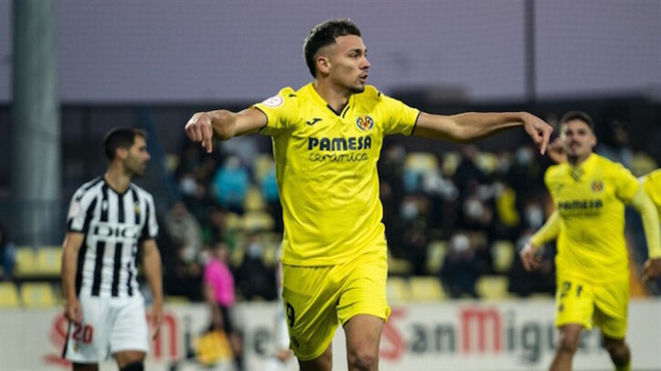 Arana celebra un gol con el Villarreal B, con el que logró el ascenso la temporada pasada.