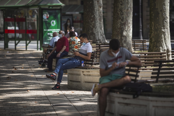 Boto eskubidea erabiltzera animatzen du Bilbon zabaldu duten kanpainak.