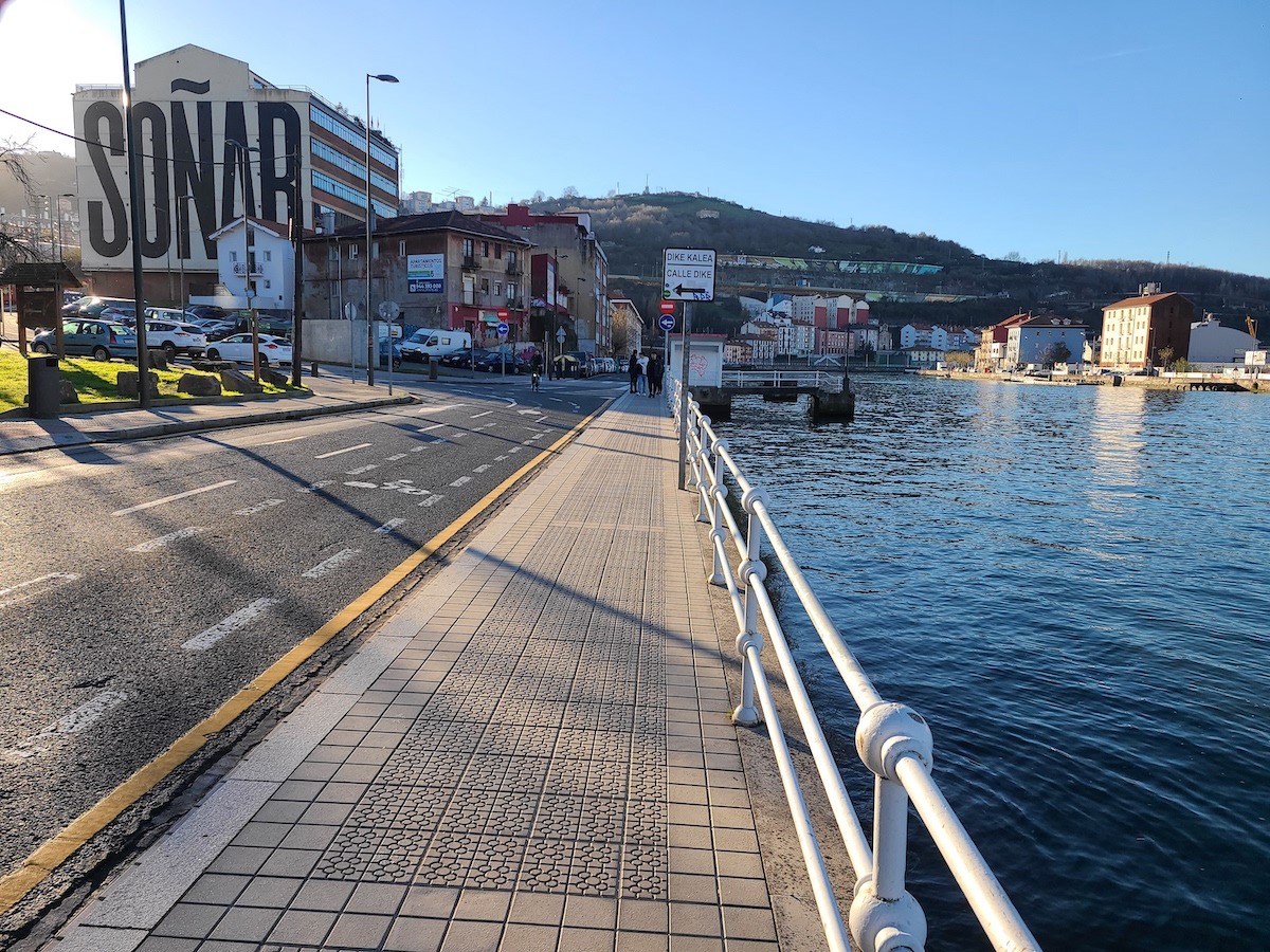 Lugar en Olabeaga por donde pasaría el puente y el tranvía a Zorrotzaurre. (Asier ROBLES)