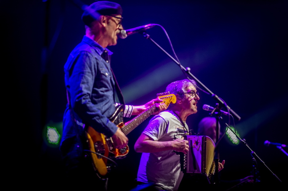 Ereserki bihurtu dira urteekin taldearen abestietako asko. Ereserki bihurtu dira urteekin taldearen abestietako asko.