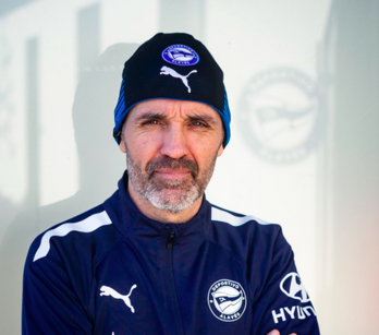 Iñigo Juaristi Alaveseko entrenatzailea Ibaian (Gasteiz)