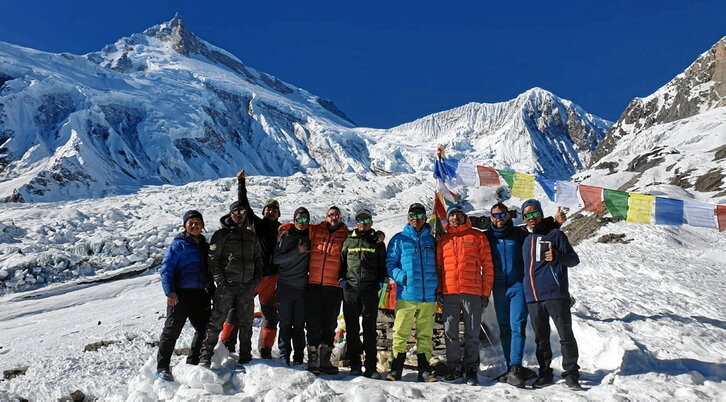 Alex Txikon eta bere taldekideak, espedizioa amaitu ondoren.