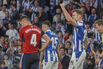 Sorloth celebra el gol conseguido ante Osasuna en Anoeta.