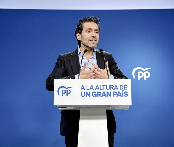 Sémper vuelve de la mano de Feijóo.