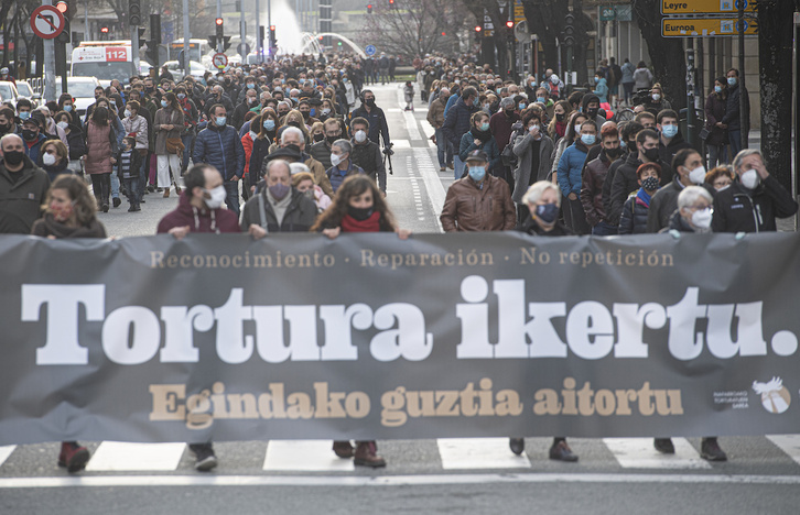 Manifestación en contra de la tortura en 2021 en Iruñea.