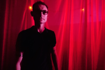 Ally Morton da Five Pence Game proiektuaren atzean dagoen pertsona.