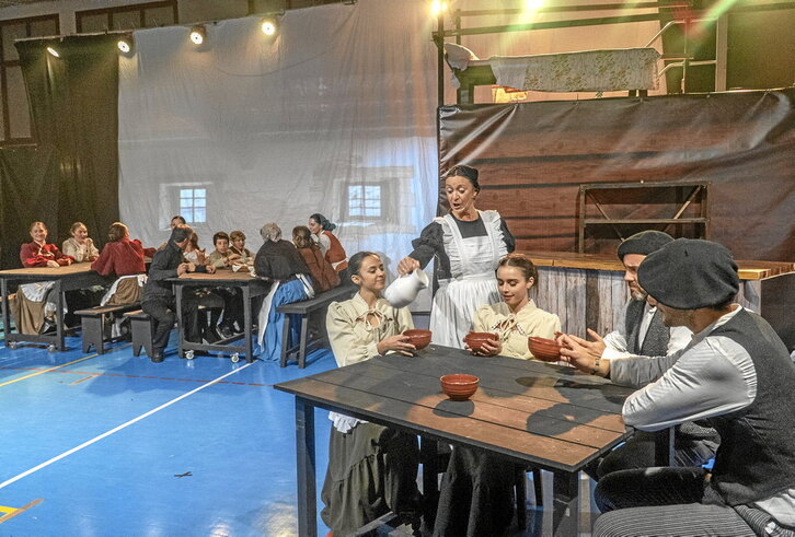 «Bretxa» musikalean Gipuzkoako hainbat herritako pertsonek parte hartu dute.