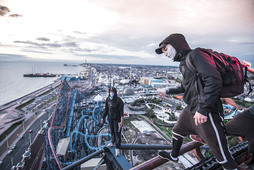 ‘Off the rails’ de Peter Day.