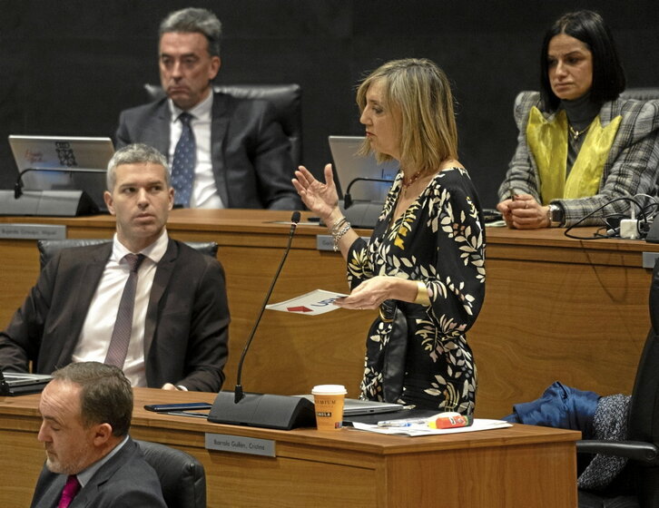 Cristina Ibarrola, durante su intervención ayer en el Parlamento de Nafarroa.