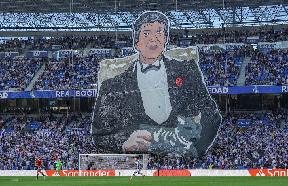 Tifo de Bultzada en homenaje a Imanol. (Andoni CANELLADA / FOKU)
