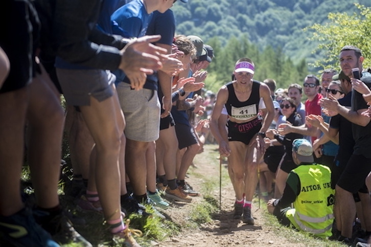 Pasa den urteko Zegama-Aizkorri mendi maratoiko irudi bat.