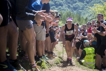 Pasa den urteko Zegama-Aizkorri mendi maratoiko irudi bat. 