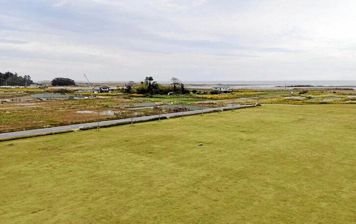 Agricultores, ganaderos y pescadores de la fértil prefectura de Fukushima llevan casi doce años sufriendo la brutal caída de la demanda de sus apreciados productos.