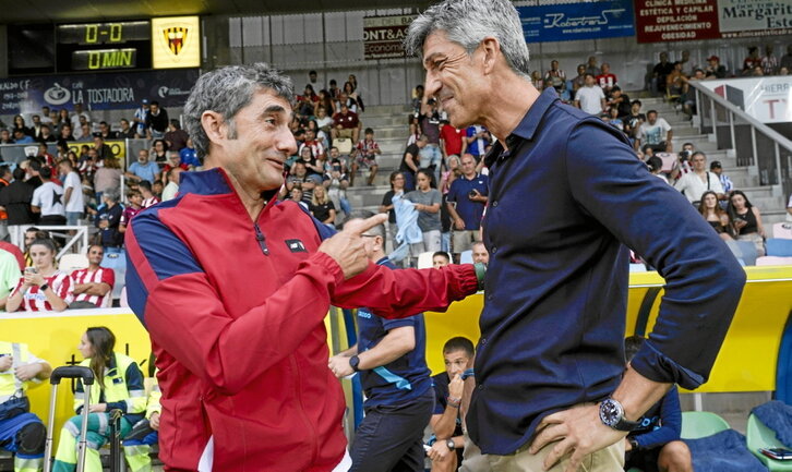 Valverde e Imanol se saludan en la final de Euskal Herriko Txapela disputada en agosto en Barakaldo.