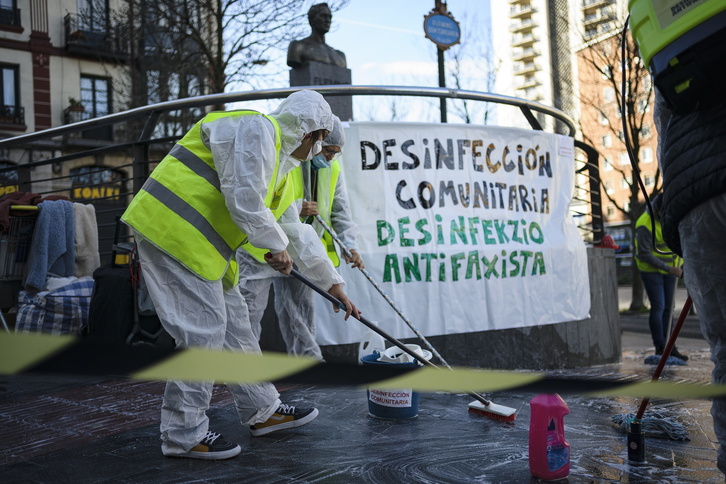 «Desinfección» en San Francisco tras el acto de Vox de este viernes.