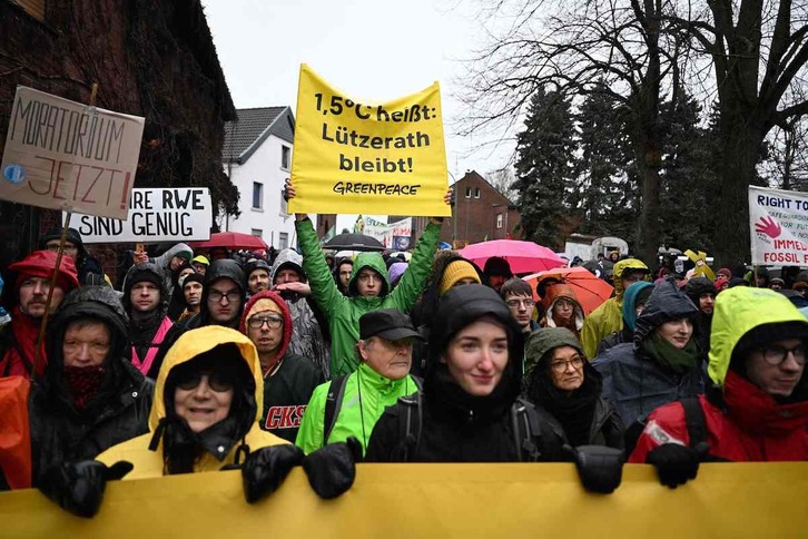 Manifestación de este sábado contra la demolición del pueblo de Lutzerath.
