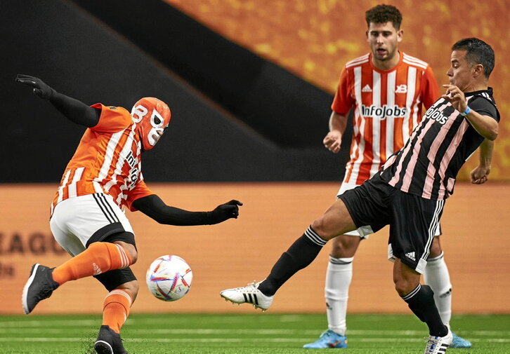 «Enigma 69» izan da Kings League-ren amu handienetako bat. Lehen Mailako jokalari aktiboa da, 30 urtetik beherakoa, eta horregatik mozorroarekin jokatu behar izan du.