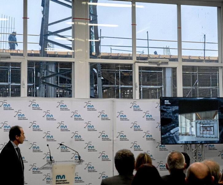 Atzo unibertsitatean egin zuten ekitaldia.