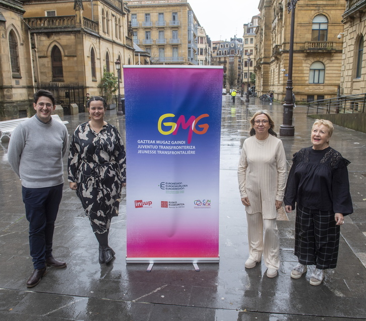 Eusko Ikaskuntza, Insup Formation eta Euroeskualdea erakundeetako ordezkariak, Donostiako aurkezpenean.